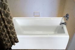 Zen 66" x 32" Right Hand Soaker Tub Only